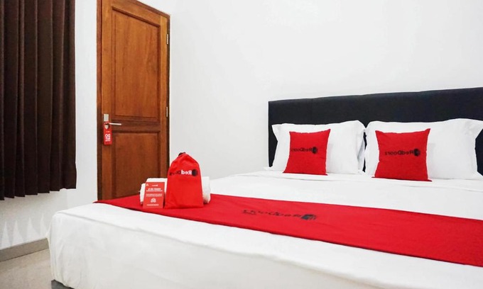 Malang Hotel | RedDoorz @ Jalan Danau Limboto