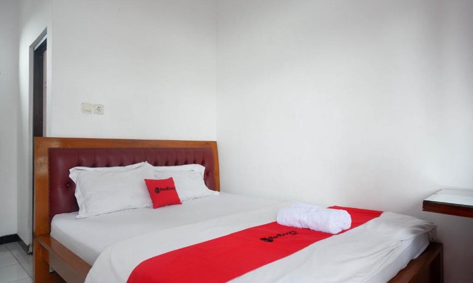 Wonosobo Hotel | RedDoorz near Alun Alun Wonosobo 2