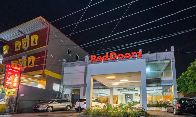 Manado City Centre House | RedDoorz near Bahu Mall Manado