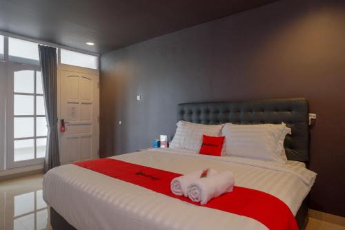 Jatingaleh Hotel | RedDoorz near Bukitsari Semarang