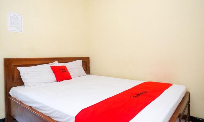 Hargomulyo Hotel | RedDoorz near Candi Sukuh Karanganyar