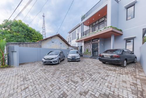 West Cirebon Hotel | RedDoorz near CSB Mall Cirebon