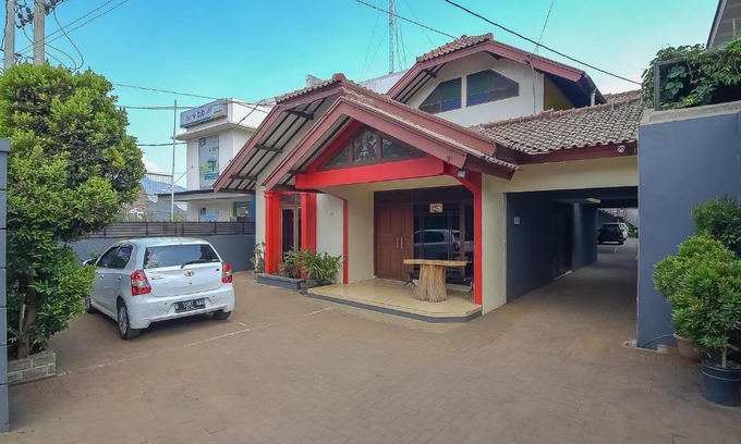 Cileunyi House | RedDoorz near IPDN 2