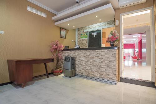 Semarang House | RedDoorz near MT Haryono Semarang