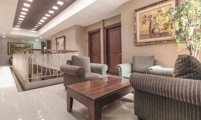 North Cirebon Hotel | RedDoorz Near Pasar Pagi Cirebon