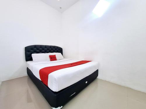 Kediri Hotel | RedDoorz near Stasiun Kediri