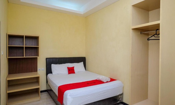 Tegal Hotel | RedDoorz near Taman Pantai Alam Indah Tegal