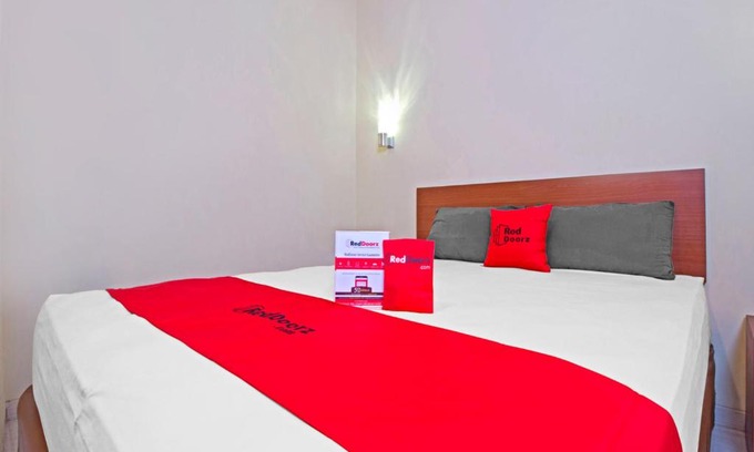 Bandung House | RedDoorz near Trans Studio Mall 2