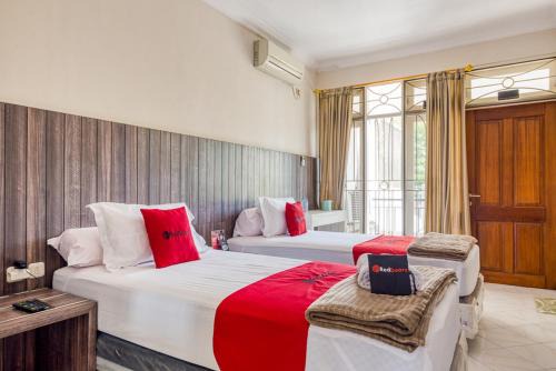Surabaya House | RedDoorz near UNTAG Surabaya