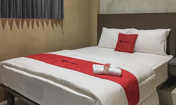 Lawang Hotel | RedDoorz near Wisata Paribendo Lawang