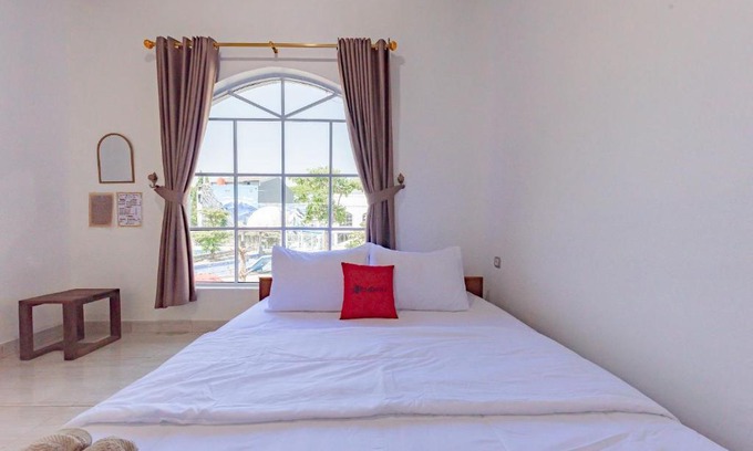 Purwakarta Hotel | RedDoorz @ Niagara Waterpark