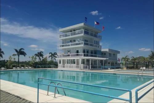 Camalaniugan Hotel | RedDoorz Plus @ Green Star Park Cagayan