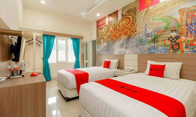 Bandung House | RedDoorz Plus @ Point Phila Cihampelas