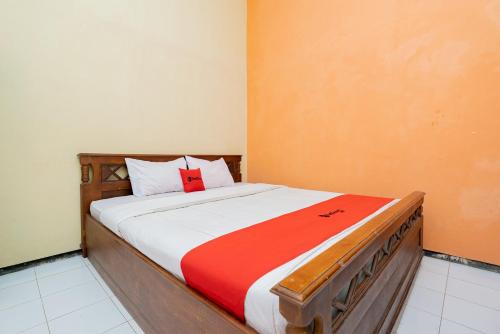 Tuban Sub-District Hotel | RedDoorz Syariah at Jalan Sunan Giri Tuban