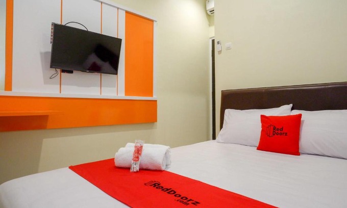 Semarang Hotel | RedDoorz Syariah at Kelud Sampangan Semarang