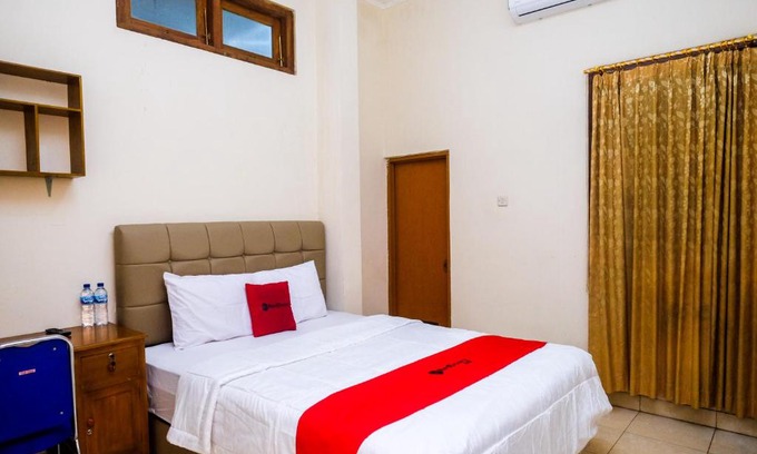 Banjarsari Hotel | RedDoorz Syariah @ Griya Thamrin Manahan Solo