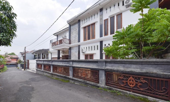 Cigadung Hotel | RedDoorz Syariah near Dago Pakar 2