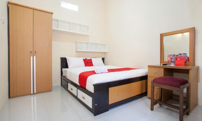 Banyuwangi House | RedDoorz Syariah near UNTAG Banyuwangi
