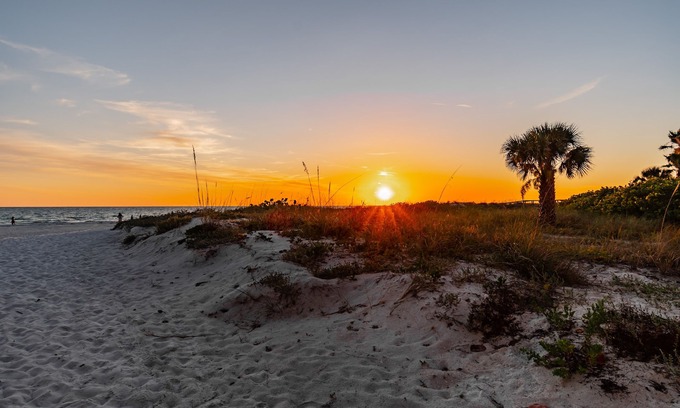 Redington Shores House | Redington Shores Sunny Beach Cottage - side B- steps to the beach!