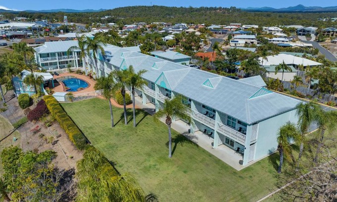 Tannum Sands Hotel | Reef Adventureland Motel