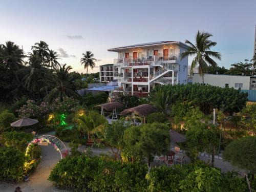 Thulusdhoo Island House | Reef Edge Thulusdhoo, Maldives