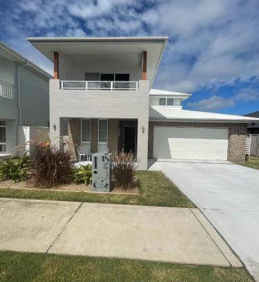 South West Rocks House | Reelaxing at The Rocks