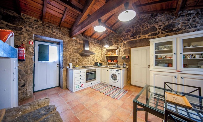 Bico House | Refúgio dos Cartolas