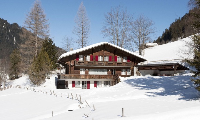 Lauenen Ski Chalet | Refined and spacious chalet nearby Gstaad