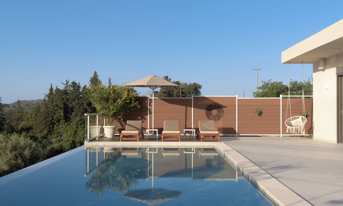 Nipos Villa | Reflection Villa, with Heated Pool, Close to Sea