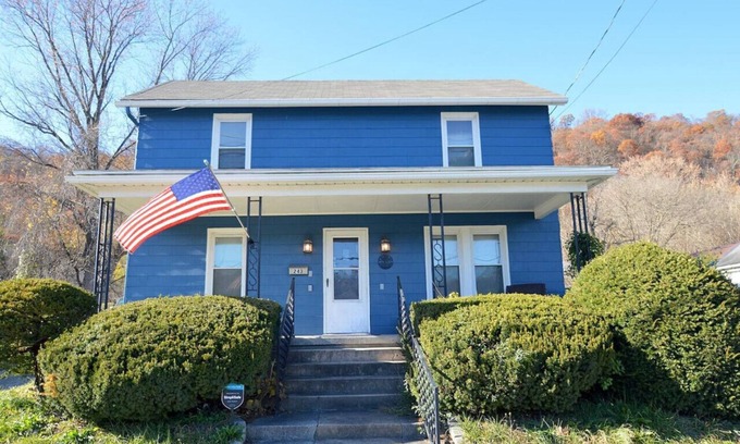 Berkeley Springs House | Refugio - wifi, fire pit, zen garden, town location, artsy vibe