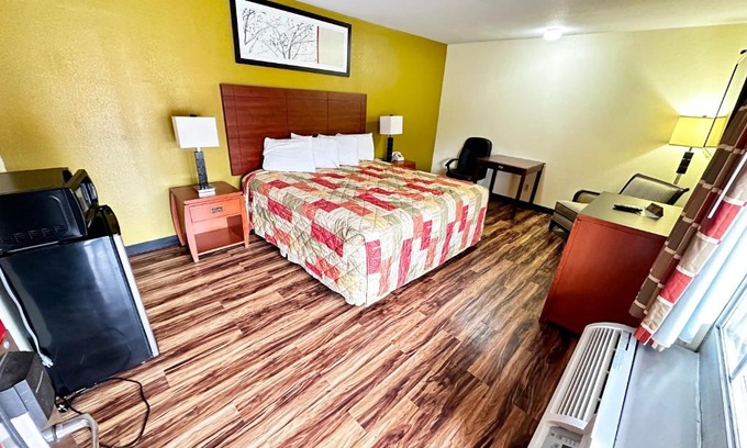 Iola Hotel | Regency Inn Iola
