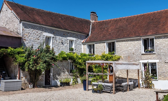 Saint-Mars-Vieux-Maisons House | Relais DE LA Canivotte Gîte Avec Piscine. Animaux Acceptés