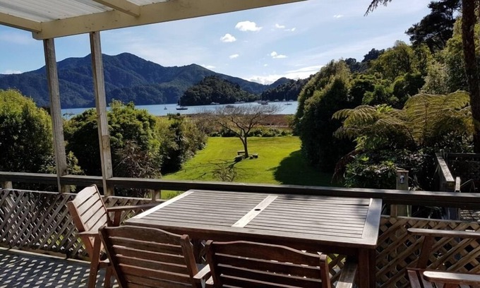 Ngakuta Bay House | Relax and Enjoy - Waterfront Bach in Ngakuta Bay