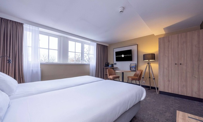 Heelsum Hotel | Relax and Recharge with Indoor Pool, Family Games, and Nearby Cycling