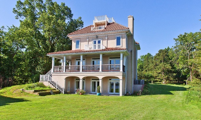 Claremont Villa | Relax And Reconnect With Expansive Views Of The Historic James River