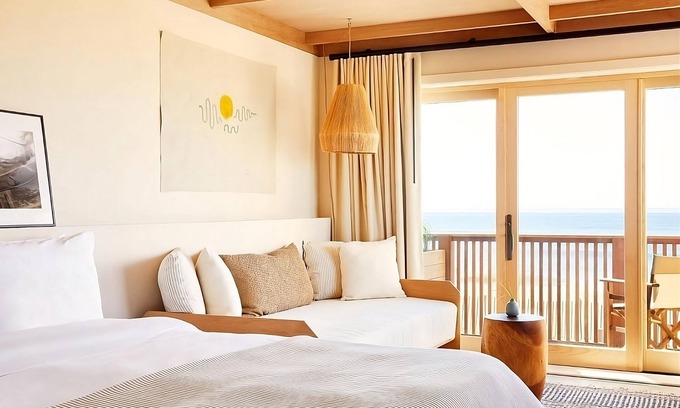 Montauk Hotel | Relax and Rejuvenate in South Edison Beach! Beachfront Hotel with Free Breakfast