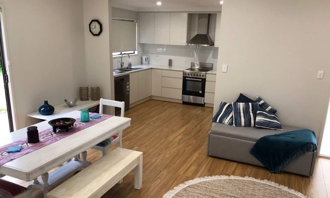 Bundeena House | Relax and Unwind at peaceful Bundeena Retreat close to beaches and bushland