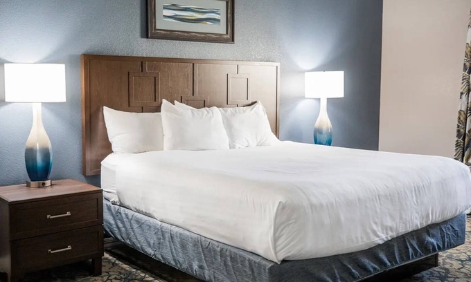 Port Canaveral Resort | Relax at the beach in beautiful Cape Canaveral, FL 12/23-12/30/23 2 BR/2 BA nn