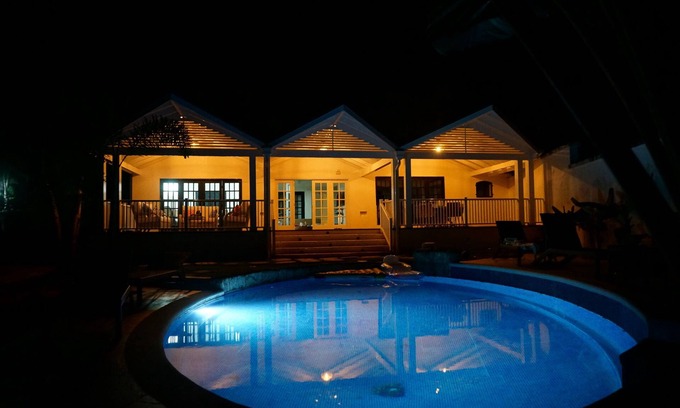 Bagatelle Terrace House | Relax by the pool, close to beach - Toad Hall