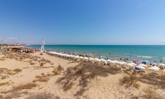 La Marina Apartment | Relax by the sea and enjoy the waves of the Mediterranean.