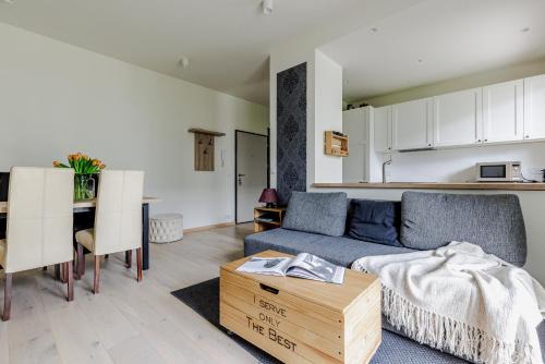 Warsaw Apartment | Relax&Comfort New WAW 50 sqm with terrace, garden, free parking and AC