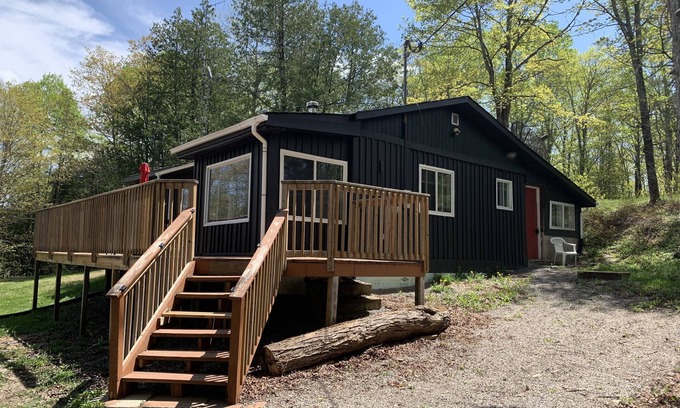 Wollaston Cottage | Relax & Enjoy Nature at the Cottage in the Woods