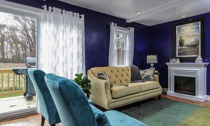 Columbia Cottage | Relax & Enjoy the quiet country setting! And bring your dog too
