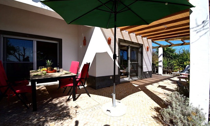 Olhao Apartment | Relax in a quiet, well-equipped apartment on a natural plot (2013).