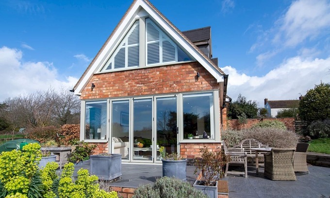 Birlingham Cottage | Relax in cosy converted pigsty with stunning views