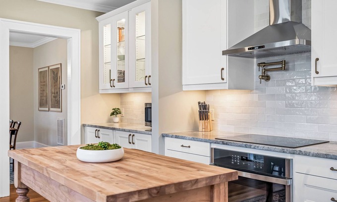 Burlington House | Relax in Luxury The Fogleman House in Historic Downtown Burlington