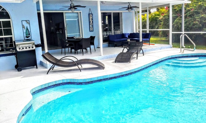 South Venice House | Relax in our PRIVATE Pool at Water View Villa