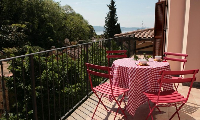 Lake Bracciano House | Relax In Piazzetta casa e appartamento per vacanze