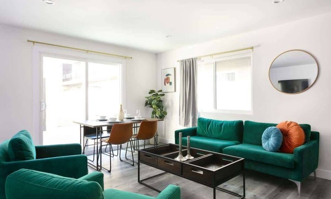 Glendale House | Relax in Spacious 3BR Apt | Sleeps 8 + Parking