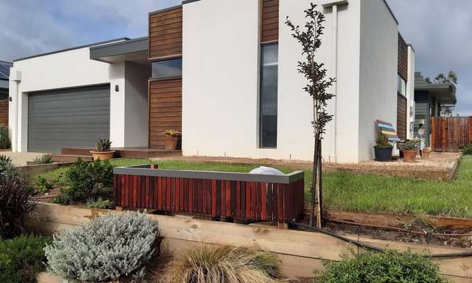Curlewis House | Relax in style at Mi Casa on the Bellarine Peninsula.